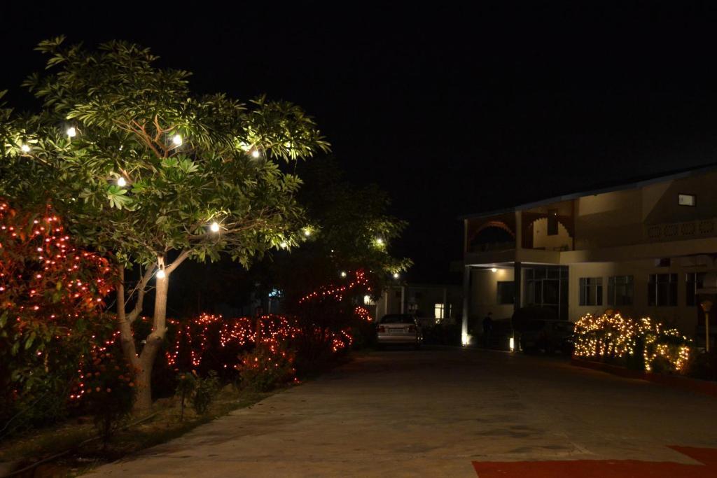 Swaraj Resorts Bharatpur Eksteriør billede