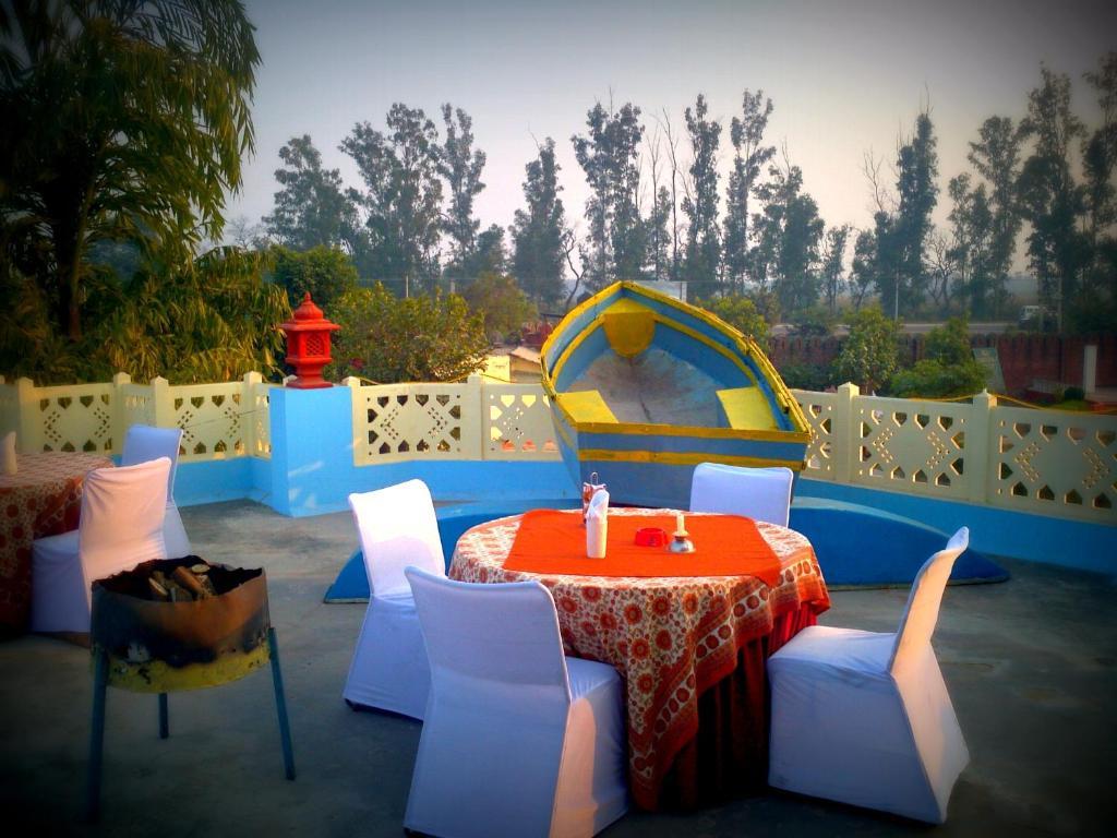 Swaraj Resorts Bharatpur Eksteriør billede
