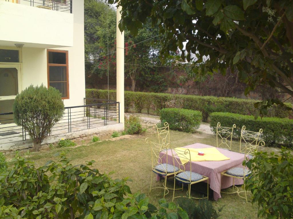 Swaraj Resorts Bharatpur Eksteriør billede