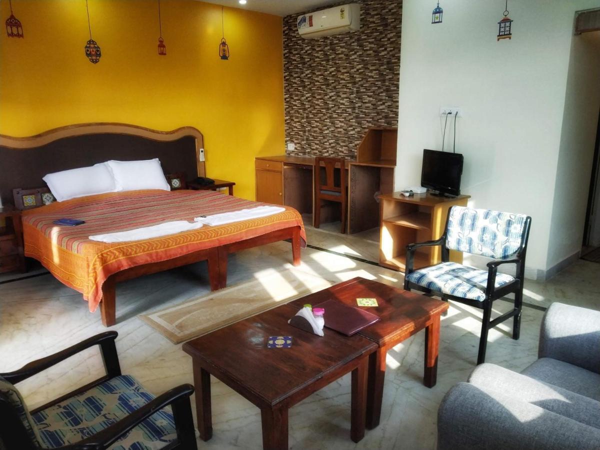 Swaraj Resorts Bharatpur Eksteriør billede