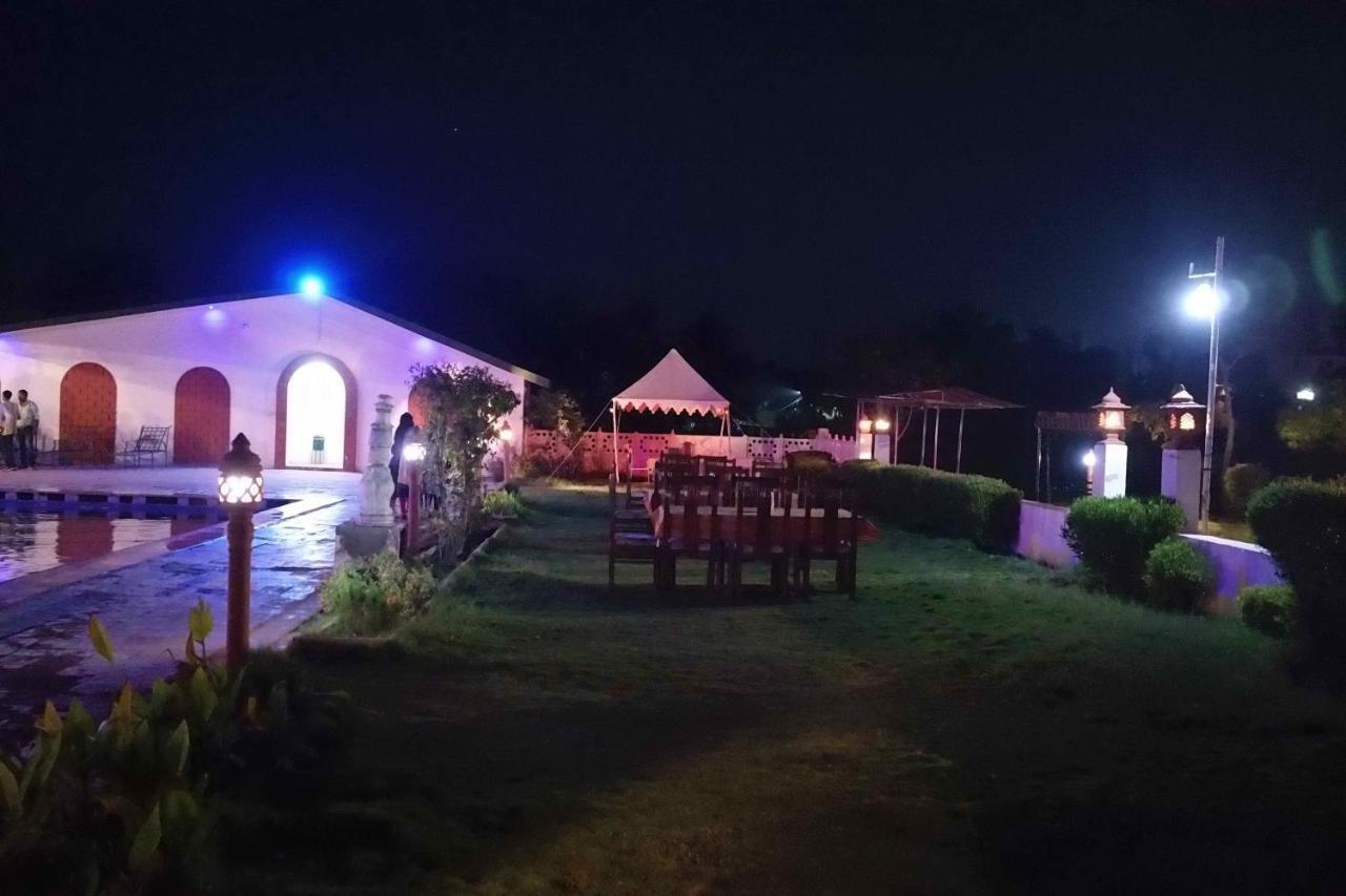 Swaraj Resorts Bharatpur Eksteriør billede