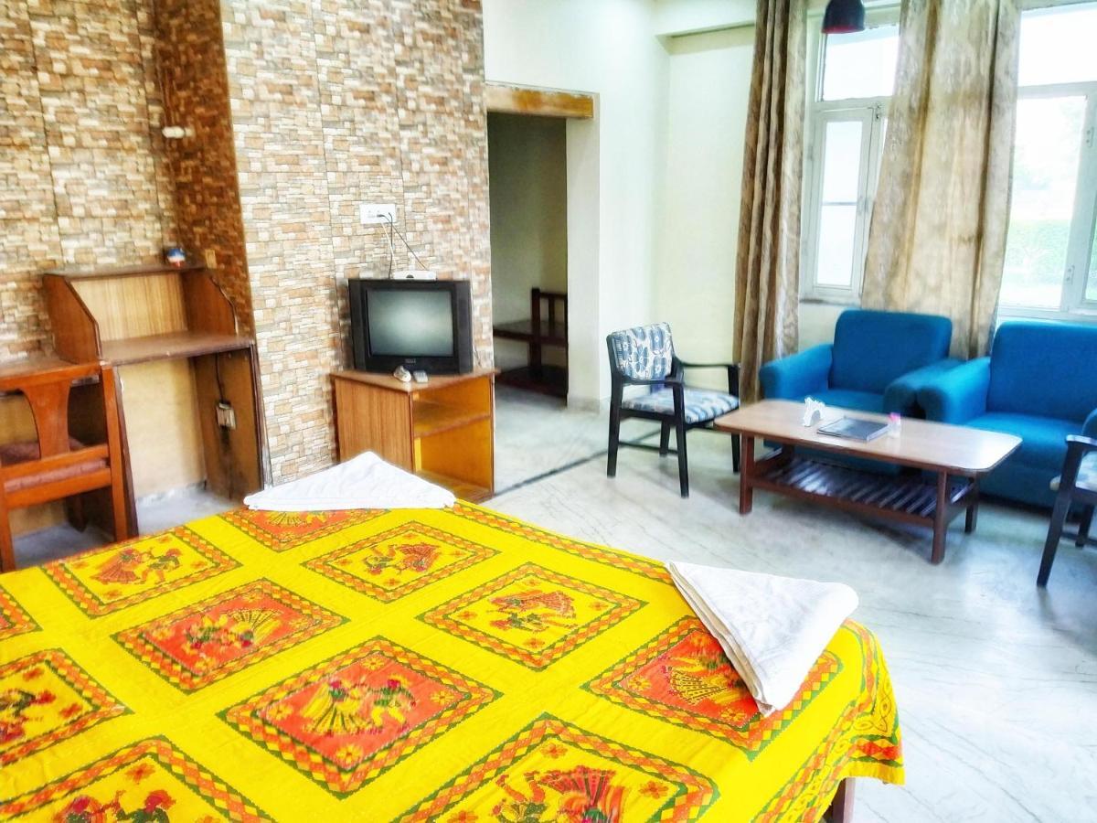 Swaraj Resorts Bharatpur Eksteriør billede