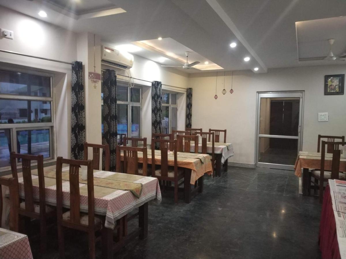 Swaraj Resorts Bharatpur Eksteriør billede