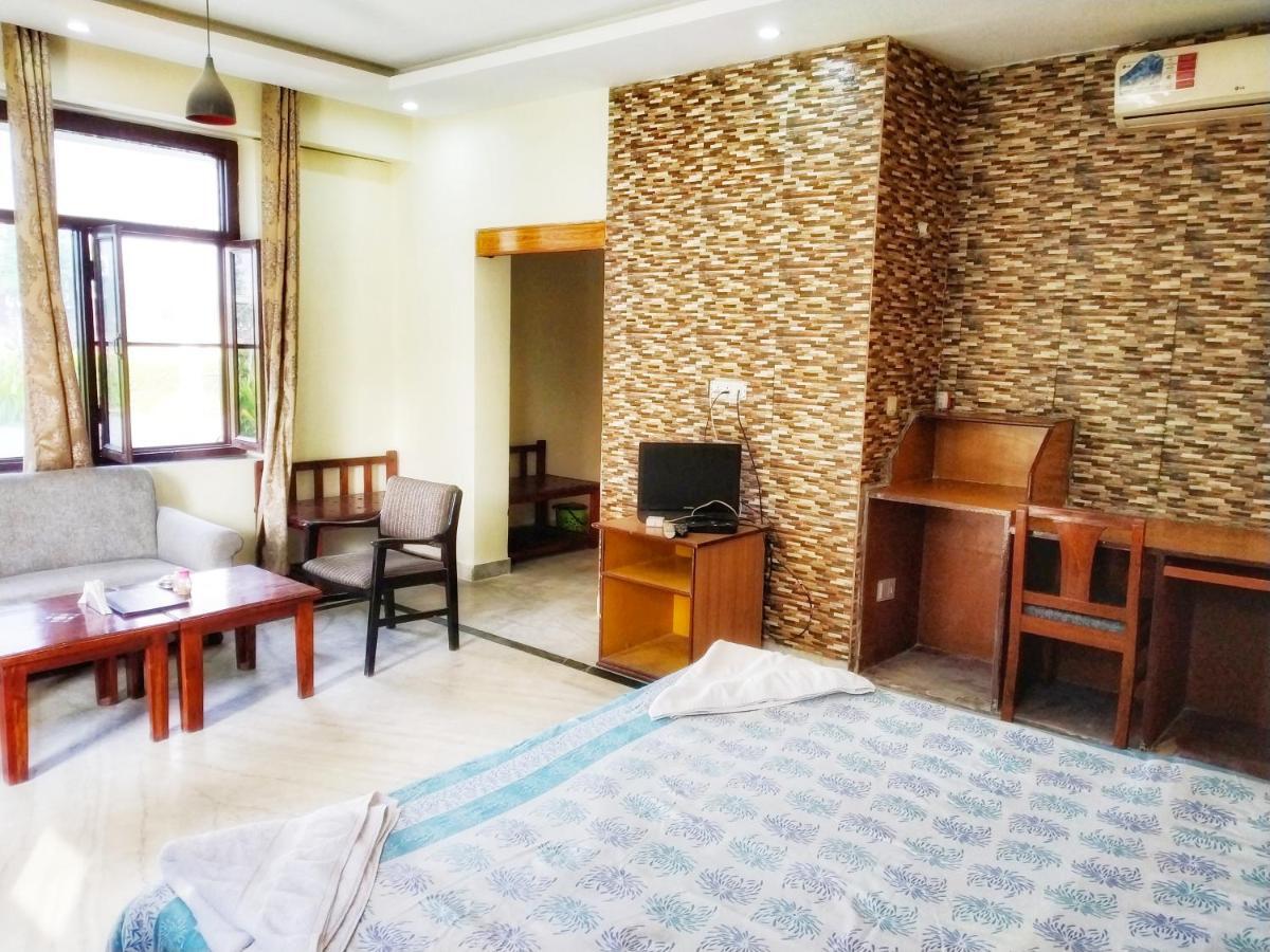 Swaraj Resorts Bharatpur Eksteriør billede