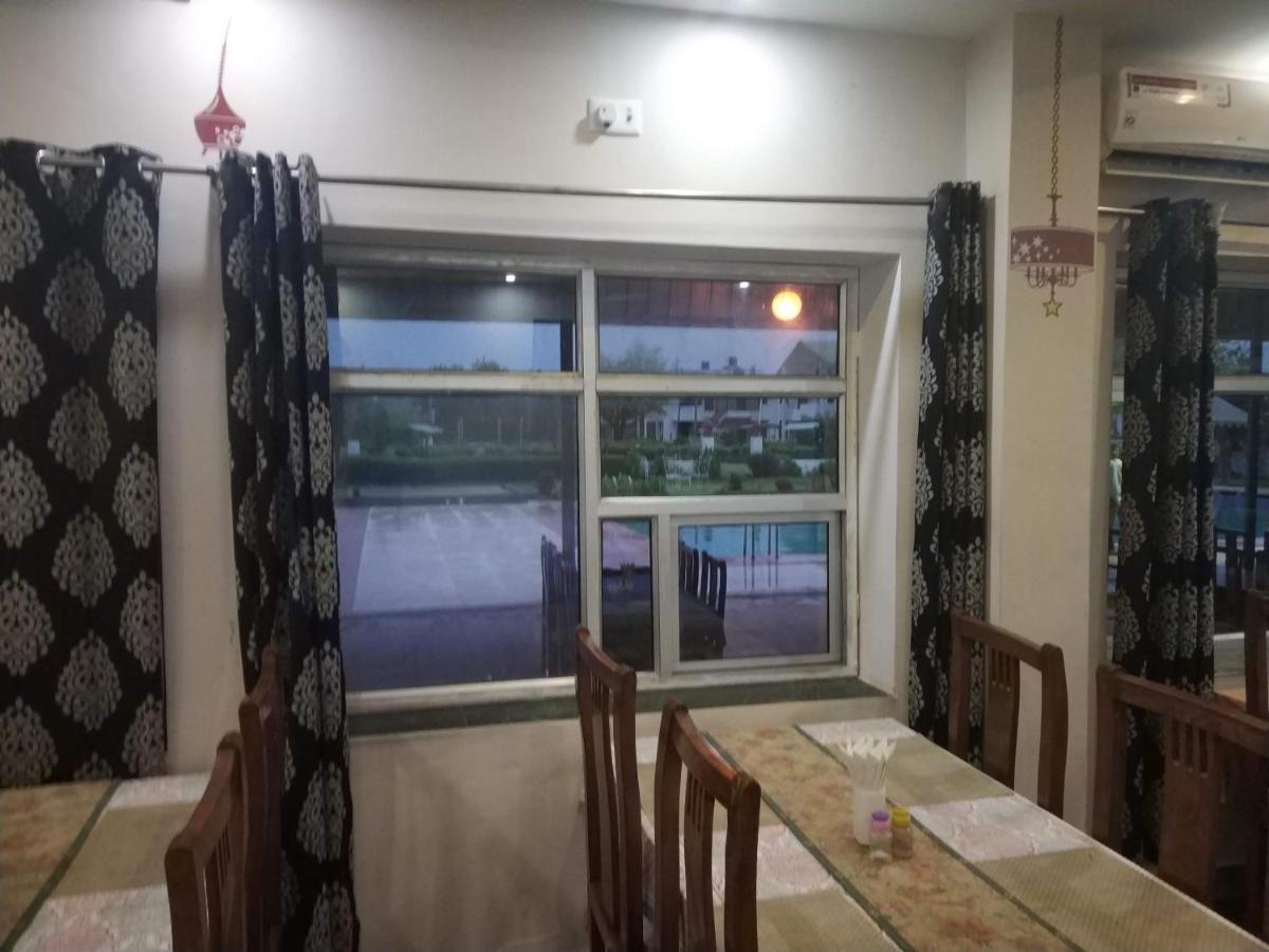 Swaraj Resorts Bharatpur Eksteriør billede