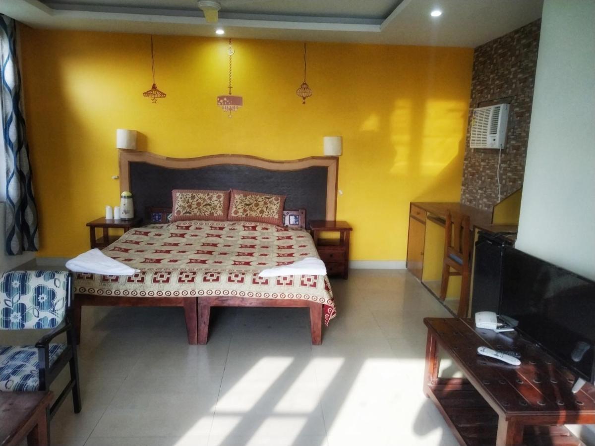 Swaraj Resorts Bharatpur Eksteriør billede