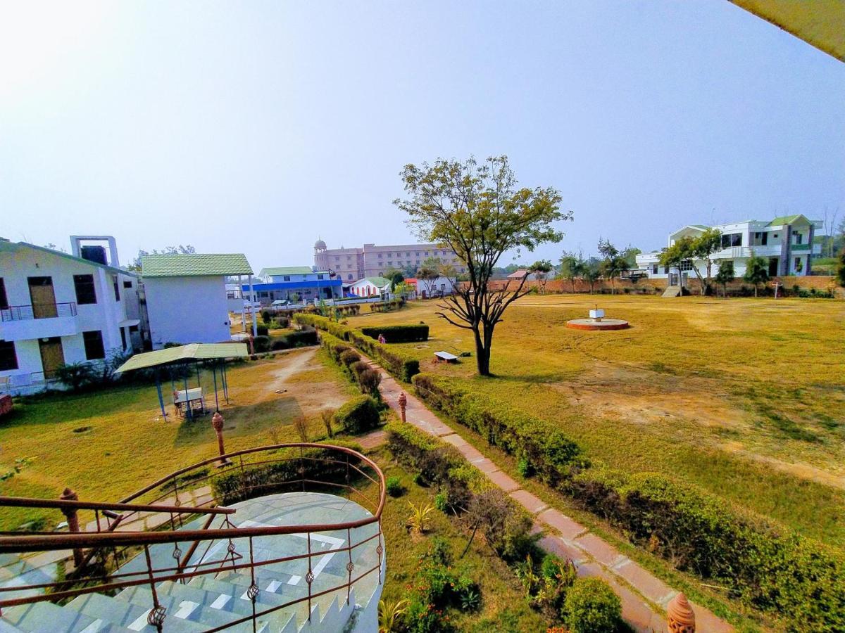 Swaraj Resorts Bharatpur Eksteriør billede