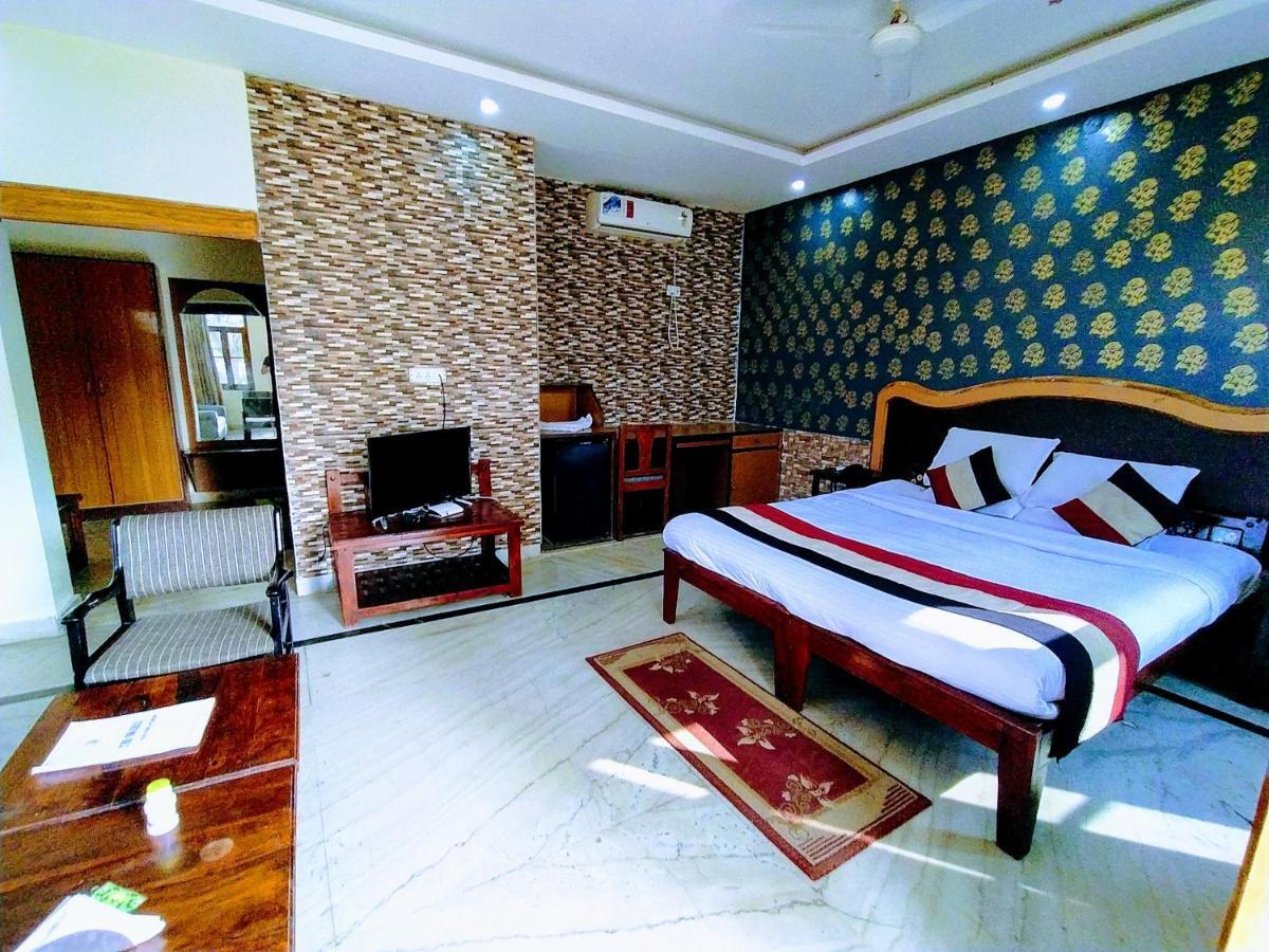 Swaraj Resorts Bharatpur Eksteriør billede