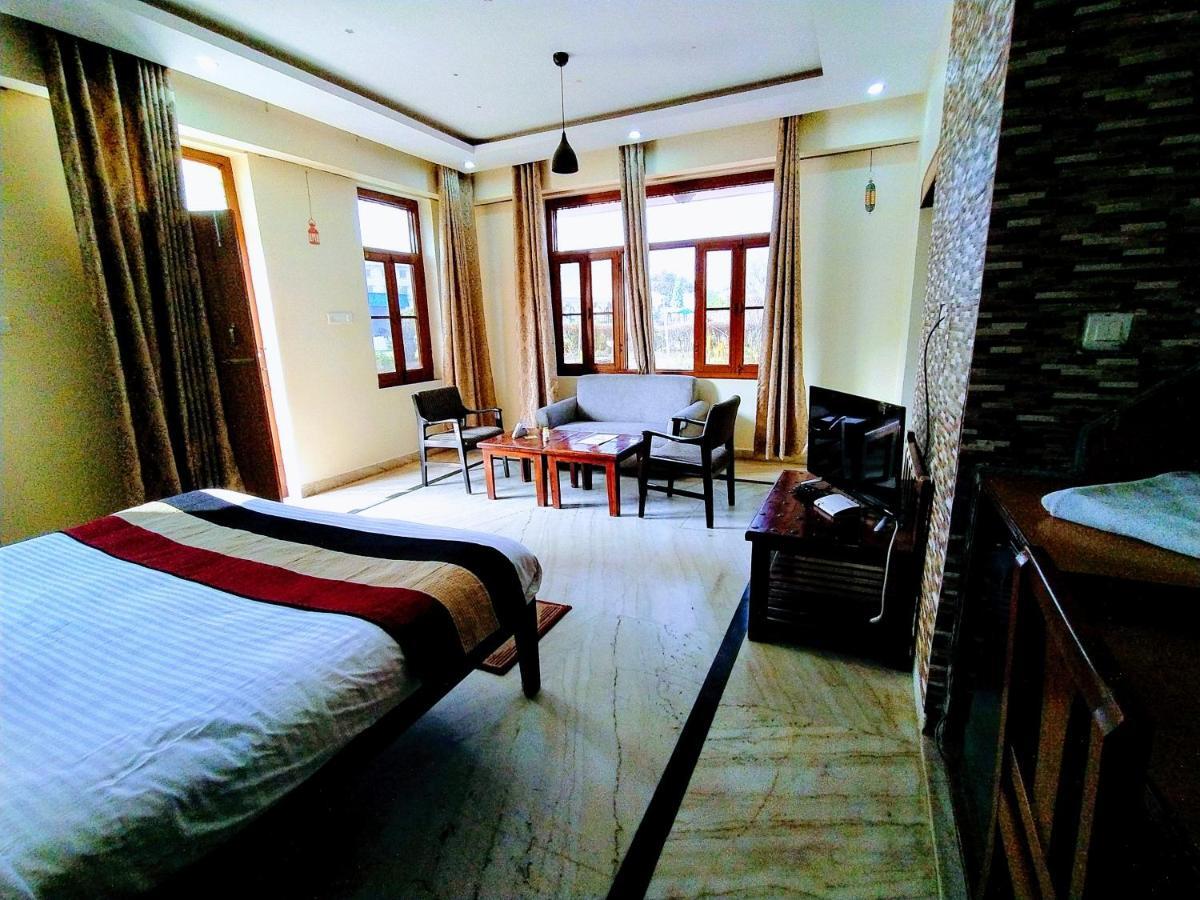 Swaraj Resorts Bharatpur Eksteriør billede