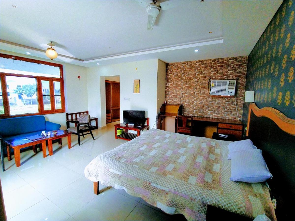 Swaraj Resorts Bharatpur Eksteriør billede