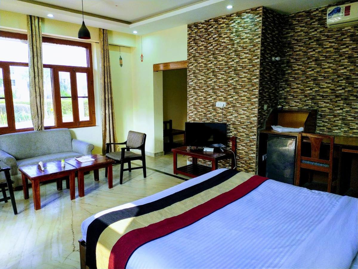 Swaraj Resorts Bharatpur Eksteriør billede